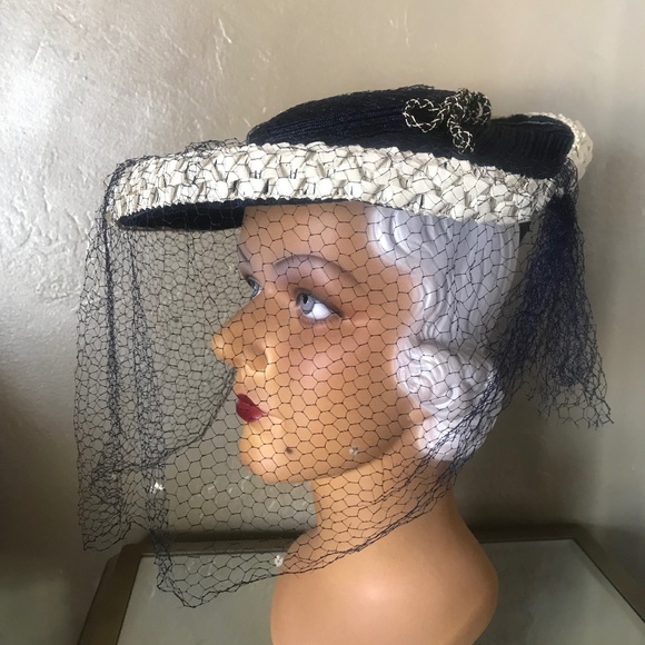 STRIKING 1940s\' NAVY AND WHITE WIDE BRIM HAT WITH NAVY/WHITE DOTTED VEIL main image 5